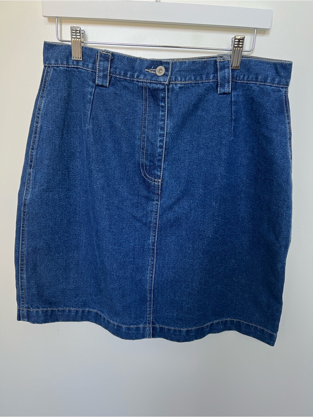 Vintage Bill Blass Classic women’s Blue Denim Skirt